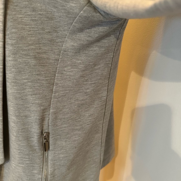 Lemon Tart Darcie Open Knit Blazer Zipper Pockets, Grey, Size M - Picture 5 of 10